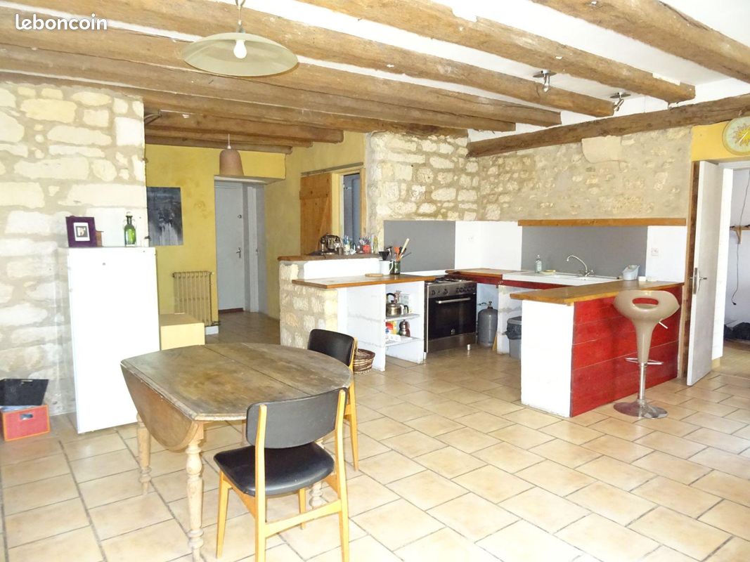 Maison 6 pièces 168 m² · à Bonneuil-Matours · 168 m² · 126 000 €