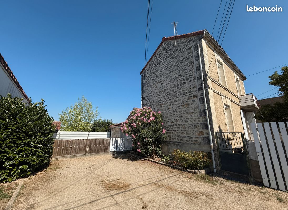 Immeuble 6 pièces 140 m² · à Saint-Yrieix-sur-Charente · 140 m² · 227 900 €