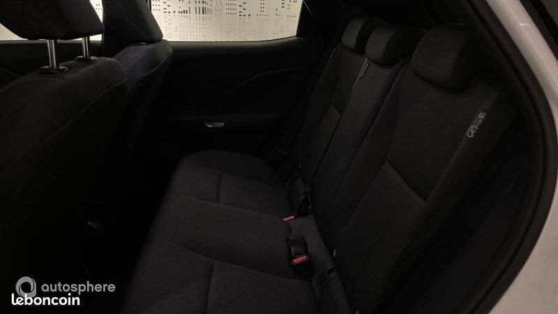Lexus Lbx 1.5 136ch Business Plus 2WD MY26 (image 13)