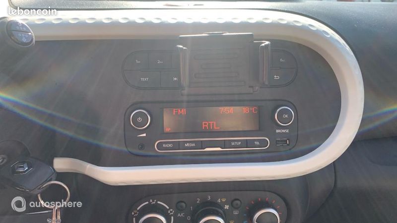 Renault Twingo 1.0 SCe 75ch Zen - 20 (image 18)