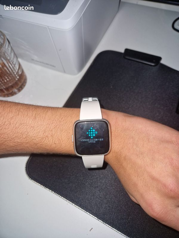 Montre connectée Fitbit versa lite édition (image 3)