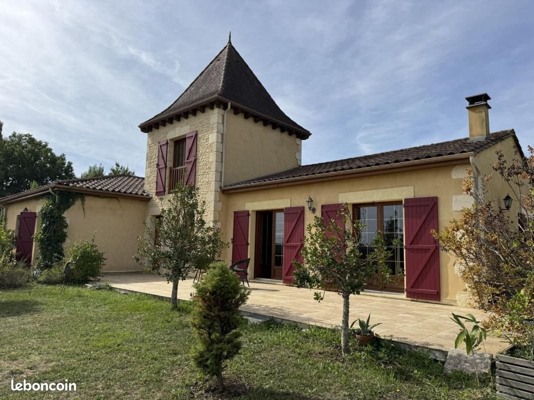 Maison 6 pièces 160 m² · au Buisson-de-Cadouin · 160 m² · 371 000 €