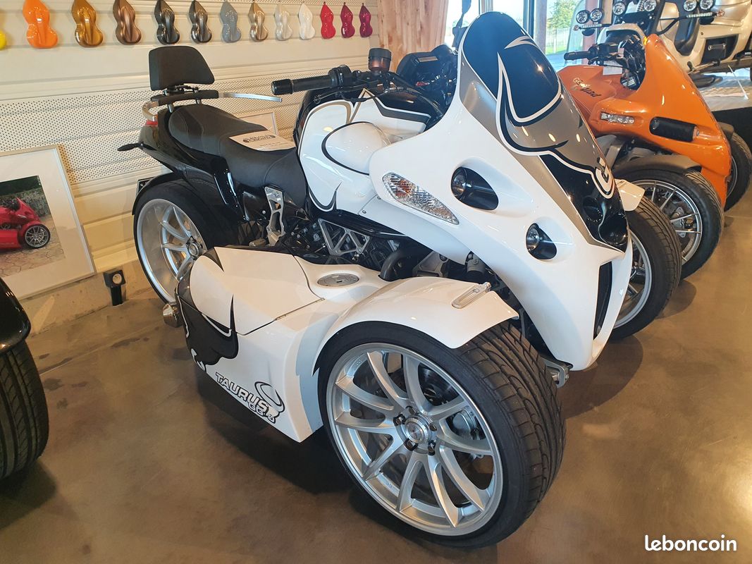 Roadster trike gg taurus Motos