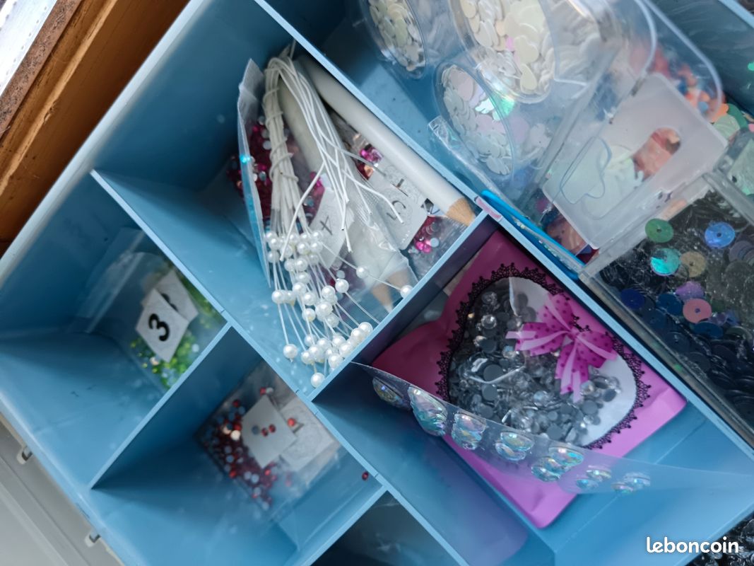 Gros lot scrapbooking loisirs créatifs activités manuelles papeterie strass (image 14)