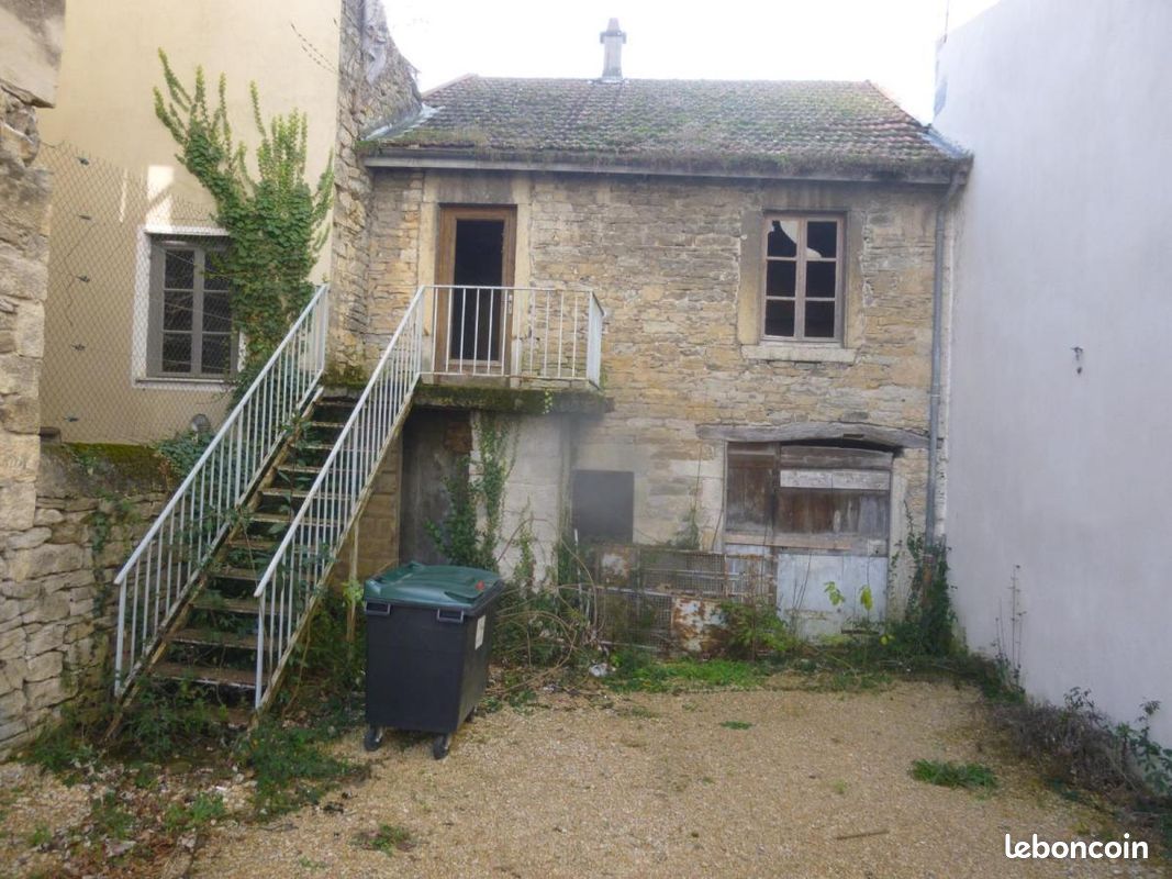 1 pièce 52 m² · à Sault-Brénaz · 52 m² · 45 000 €