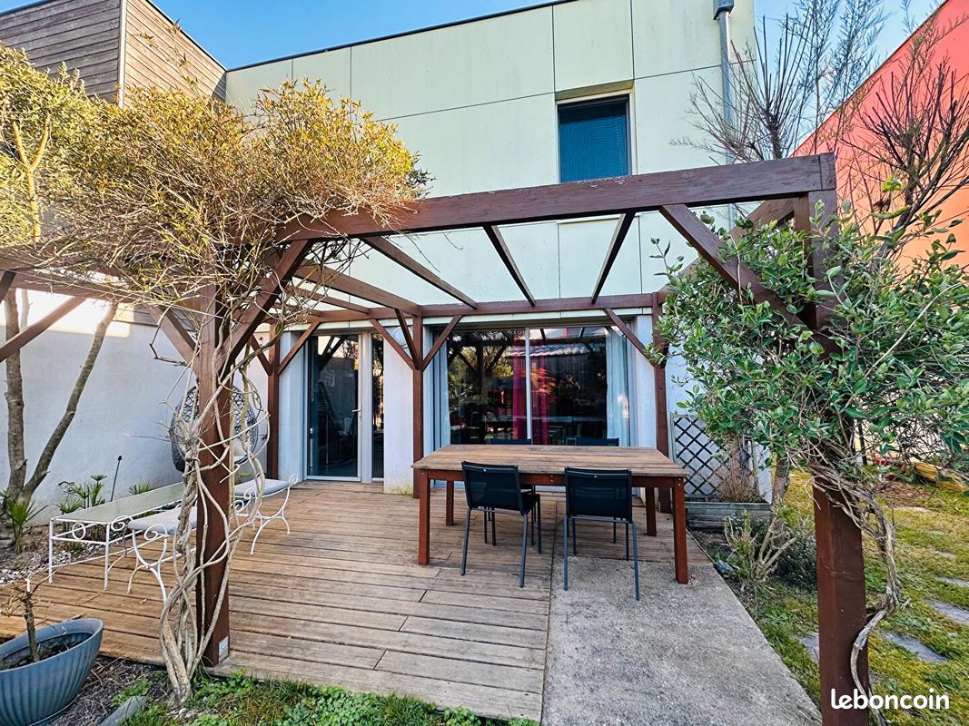 Maison 4 pièces 87 m² · à Saint-Léger-de-Linières · 87 m² · 272 000 €