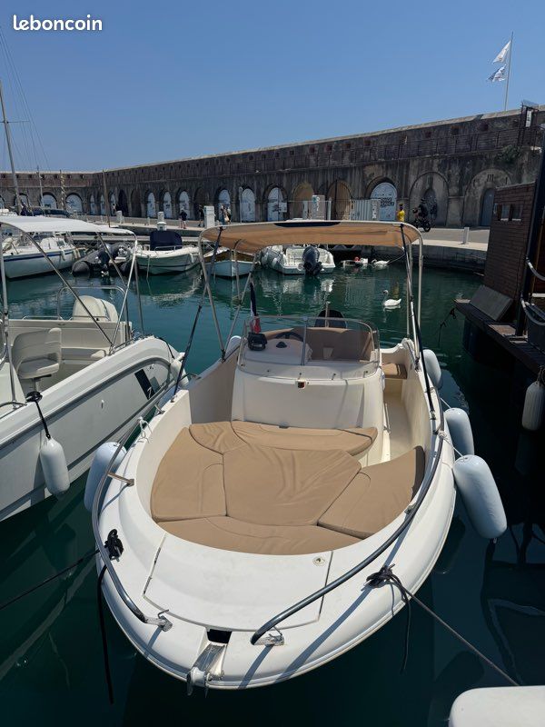 ✅ AFFAIRE MOTEUR NEUF 2025 : Jeanneau Cap Camarat 6.5 CC + Suzuki 150 ch 2025 (70h) Garantie 5 ans + Place au port possible + Remorque neuve en option (idem Beneteau Flyer, Cap Ferret, Quicksilver, Ra (image 2)