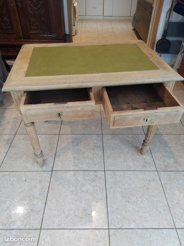 Bureau en bois (image 1)