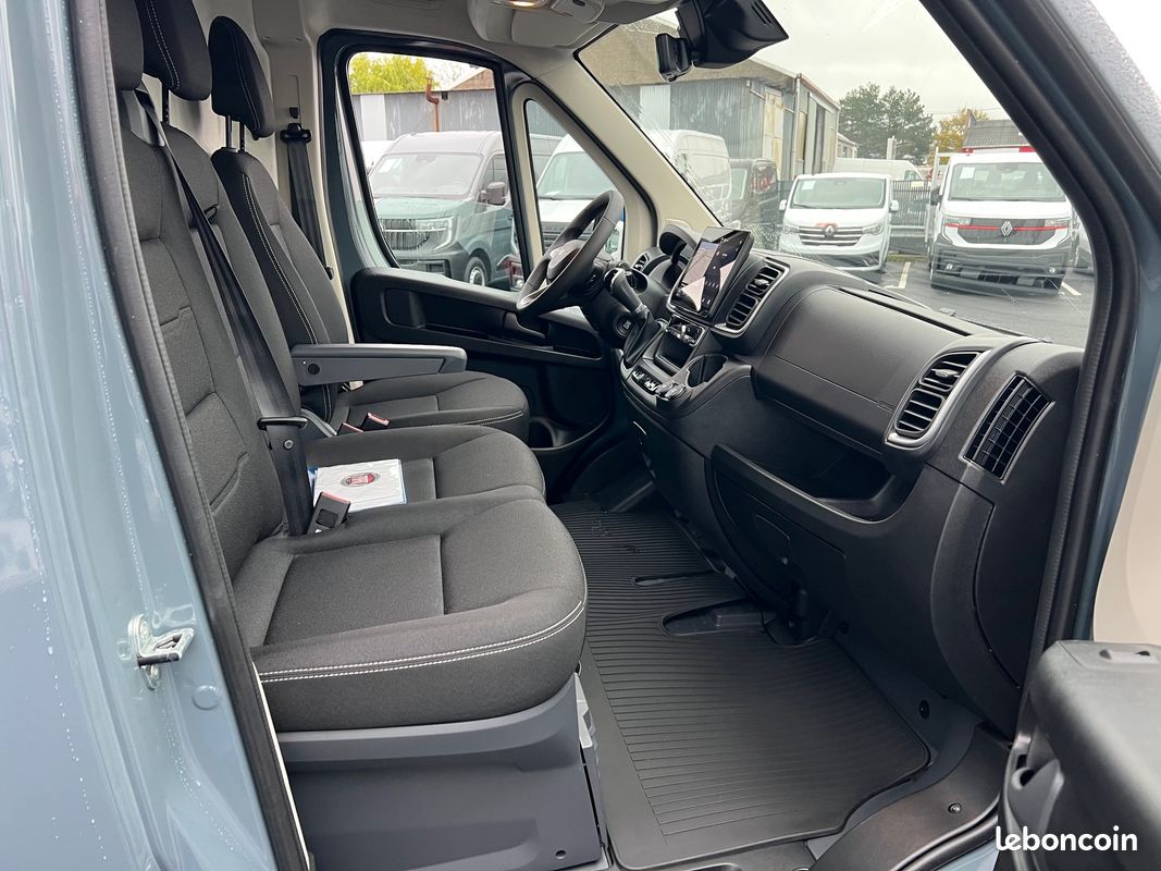 35950 ht Ducato L2H2 180 cv 3.5 Maxi BVA8 Pack Premium Connect + (image 6)