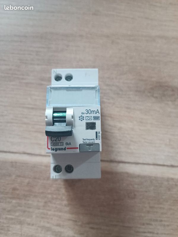 Legrand Disjoncteur Différentiel DX³ 20A Type F 30mA Courbe C 1P+N