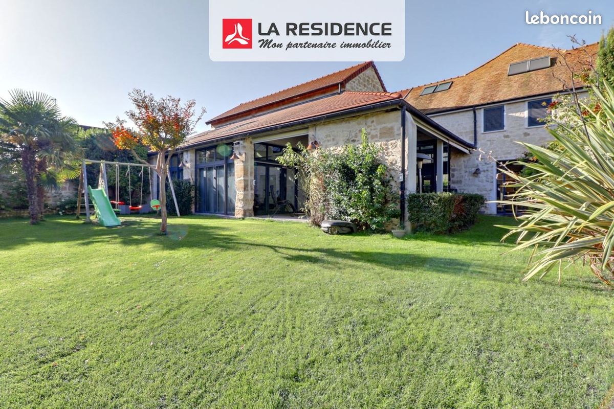 Maison 9 pièces 563 m² · à Jouy-le-Moutier · 563 m² · 1 020 000 €