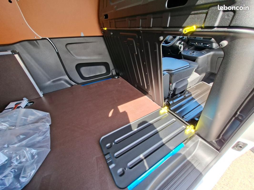 Toyota Proace City FOURGON LONG 1.5L 130 D-4D BVA START (image 6)
