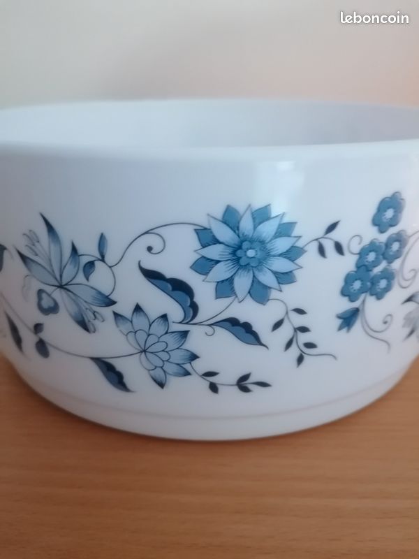 Vaisselle Arcopal fleurs bleues - Arts de la table