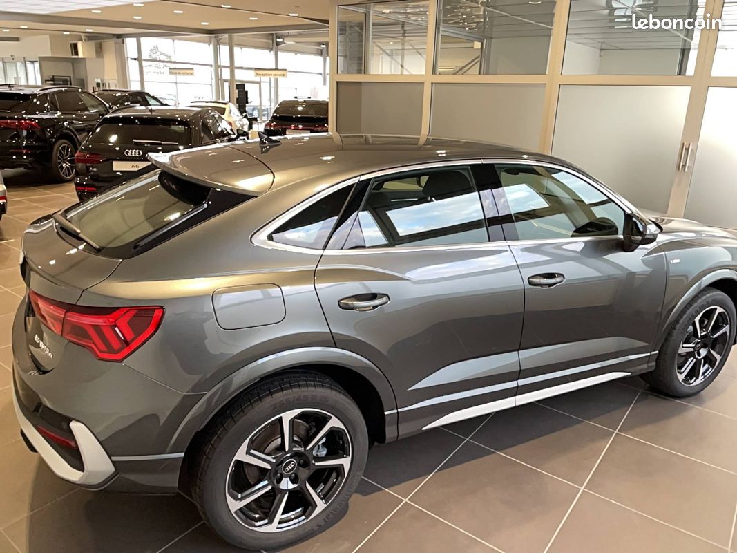 AUDI Q3 Sportback 45 TFSIe 245 ch S tronic 6 S line (image 5)