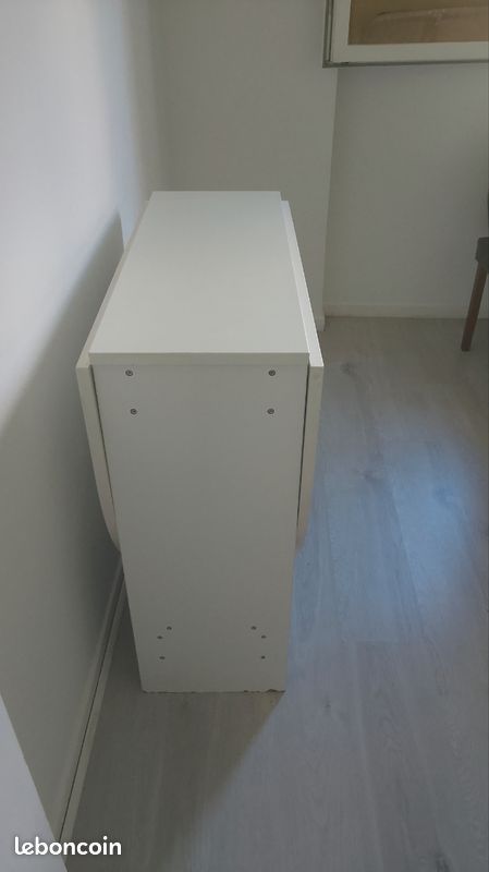 Table (image 3)