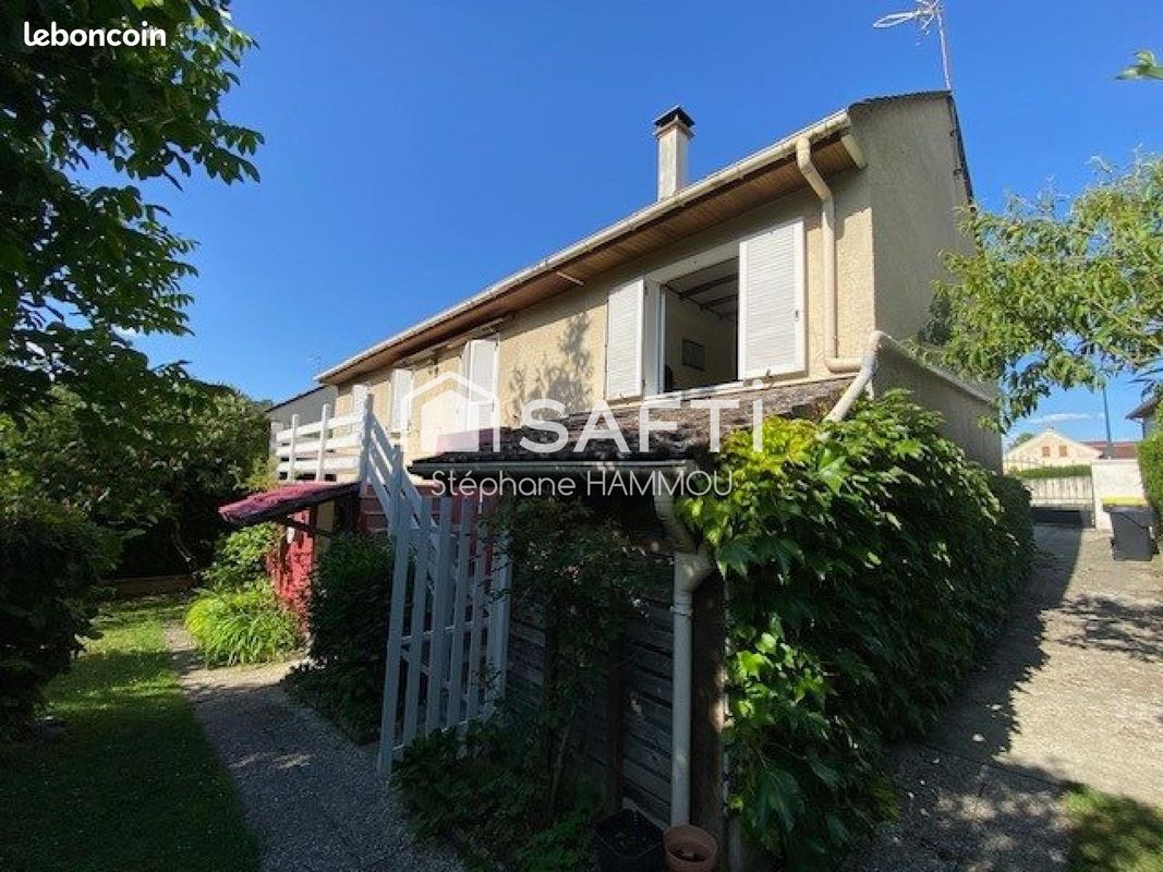 Maison 7 pièces 117 m² · à Saint-Cyr-sur-Morin · 117 m² · 237 000 €