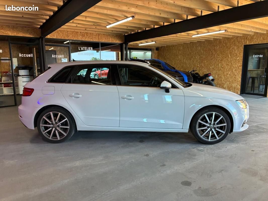 Audi A3 sportback 1.5 35 TFSI 150 S-TRONIC DEISNG LUXE (image 4)
