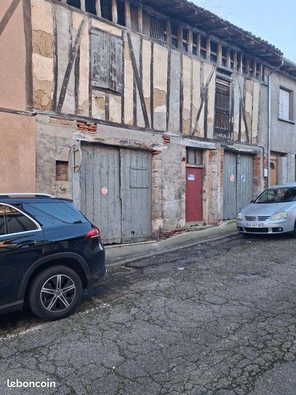 Double garage · à Beaumont-de-Lomagne · 25 000 €