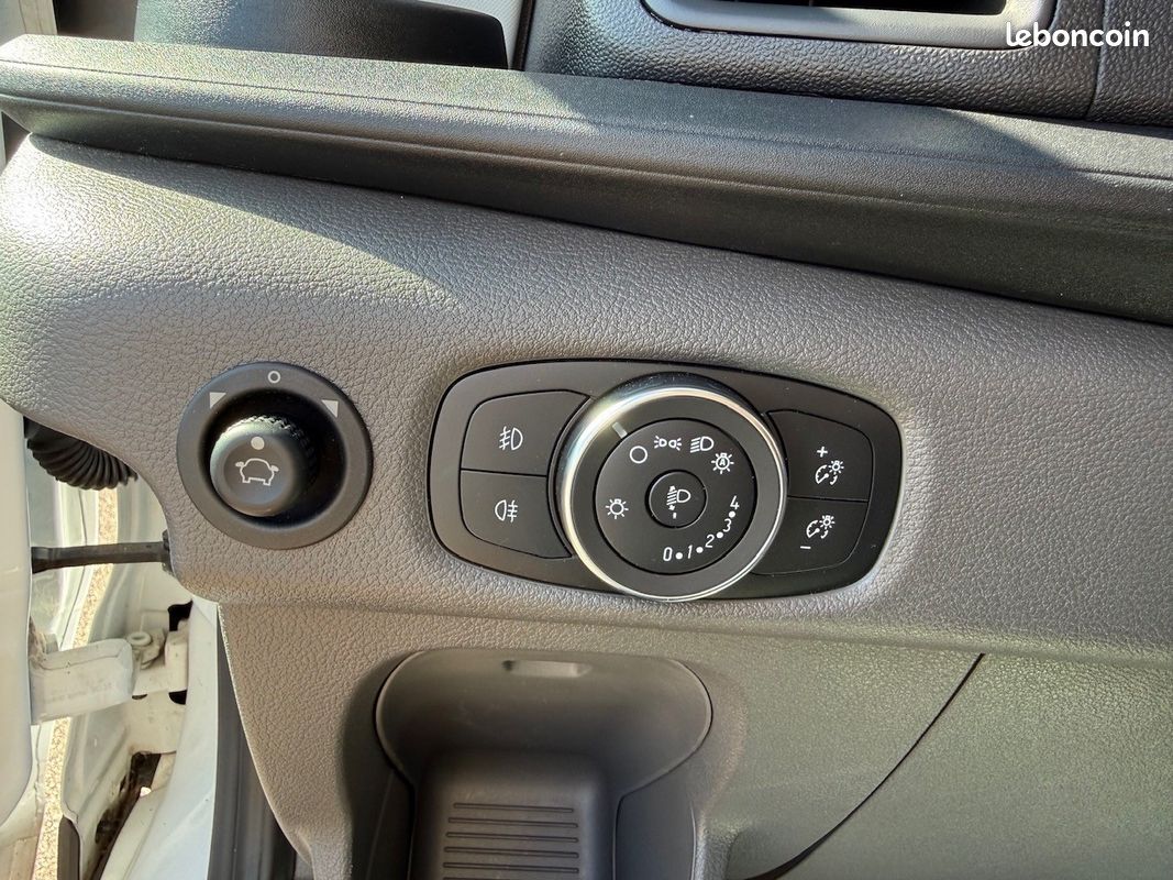 Ford TRANSIT L4 2.0 ECOBLUE 130CH TREND CAISSE HAYON (image 13)