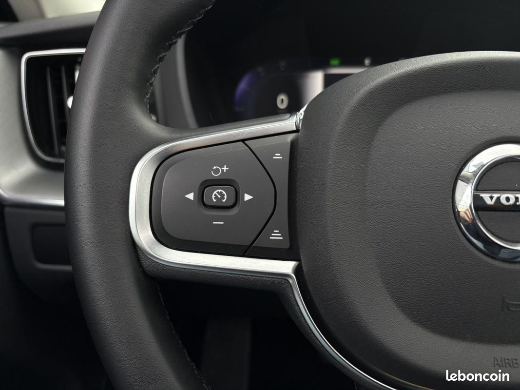 VOLVO XC60 T6 AWD PHEV 350 Plus Style Chrome avec T.O (image 9)