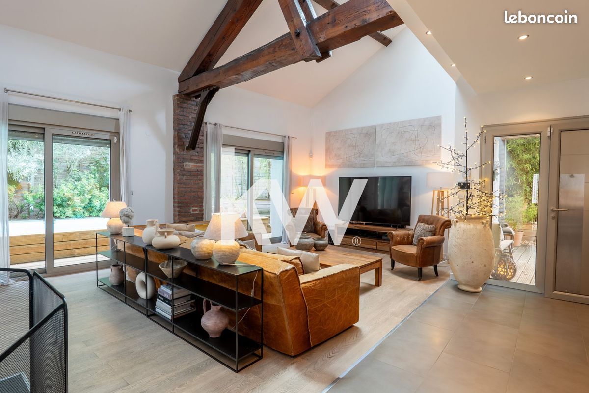 Maison 8 pièces 270 m² · à Saint-Étienne · 270 m² · 468 500 €