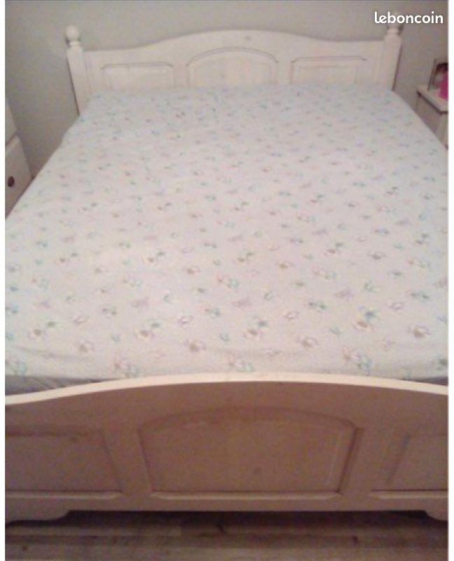 Lit blanc en bois 2 places 2m18 par 1m71 (image 1)