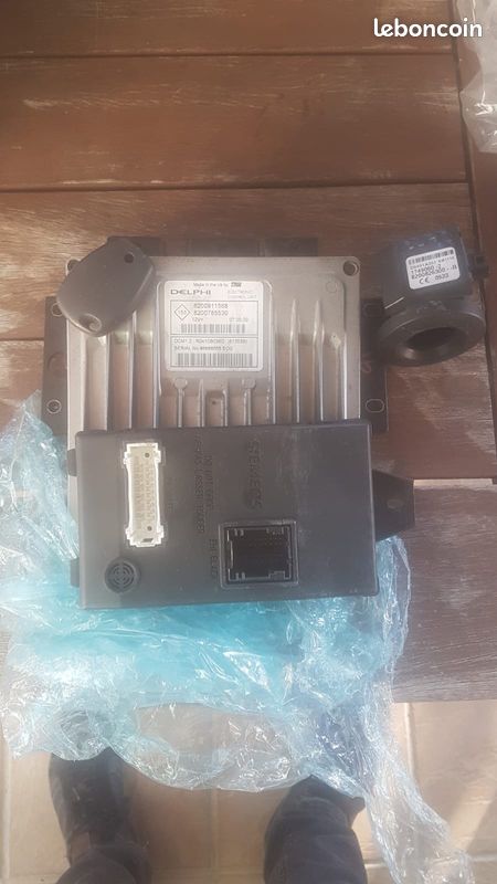 Kit démarrage dacia sandero dci de 2009 ref: dcm 1.2 R0410B036D composé de ecu,uch, 1 clefs ,antenne neiman (image 1)