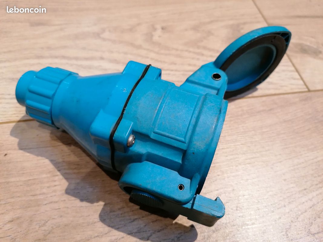 Prise marechal DS1 femelle 220v (image 5)