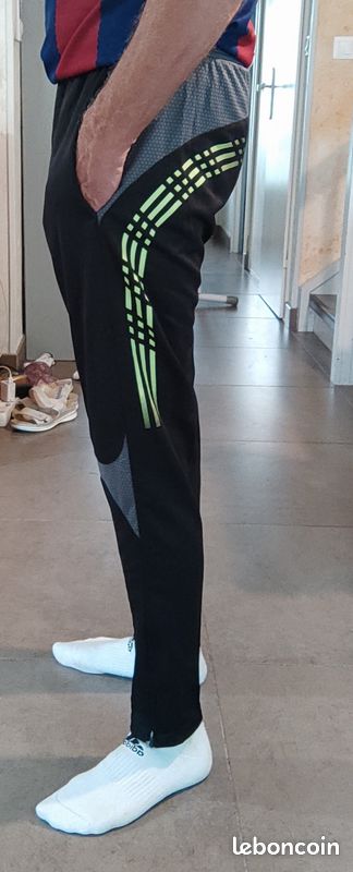 Pantalon de survet taille M Vêtements