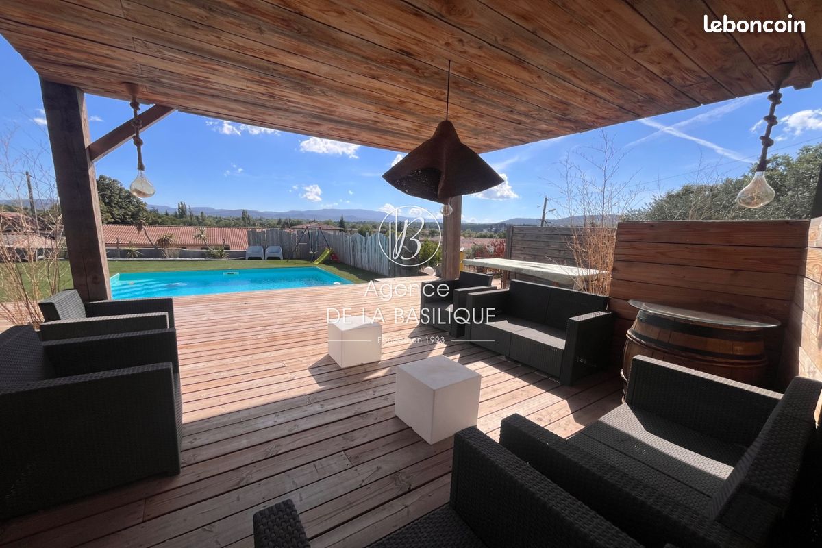 Maison 6 pièces 150 m² · à Saint-Maximin-la-Sainte-Baume · 150 m² · 549 000 €