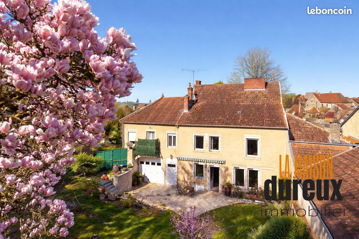 Maison 6 pièces 298 m² · à Gray · 298 m² · 282 000 €