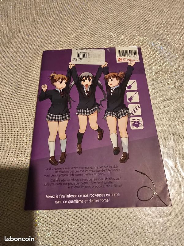 Manga - K-on (Kakifly) 4
Seinen (image 3)