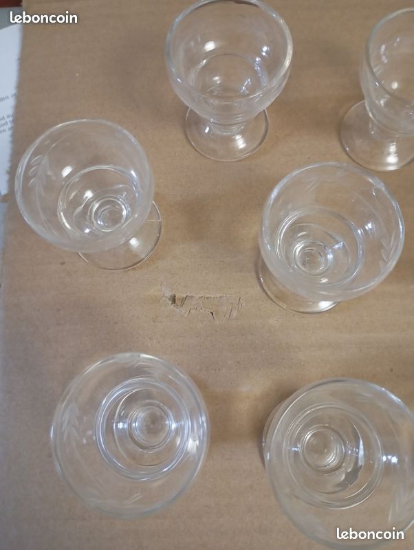 Lot de 8 verres à liqueur ciselé ancien fin 4,5cm de hauteur (image 2)
