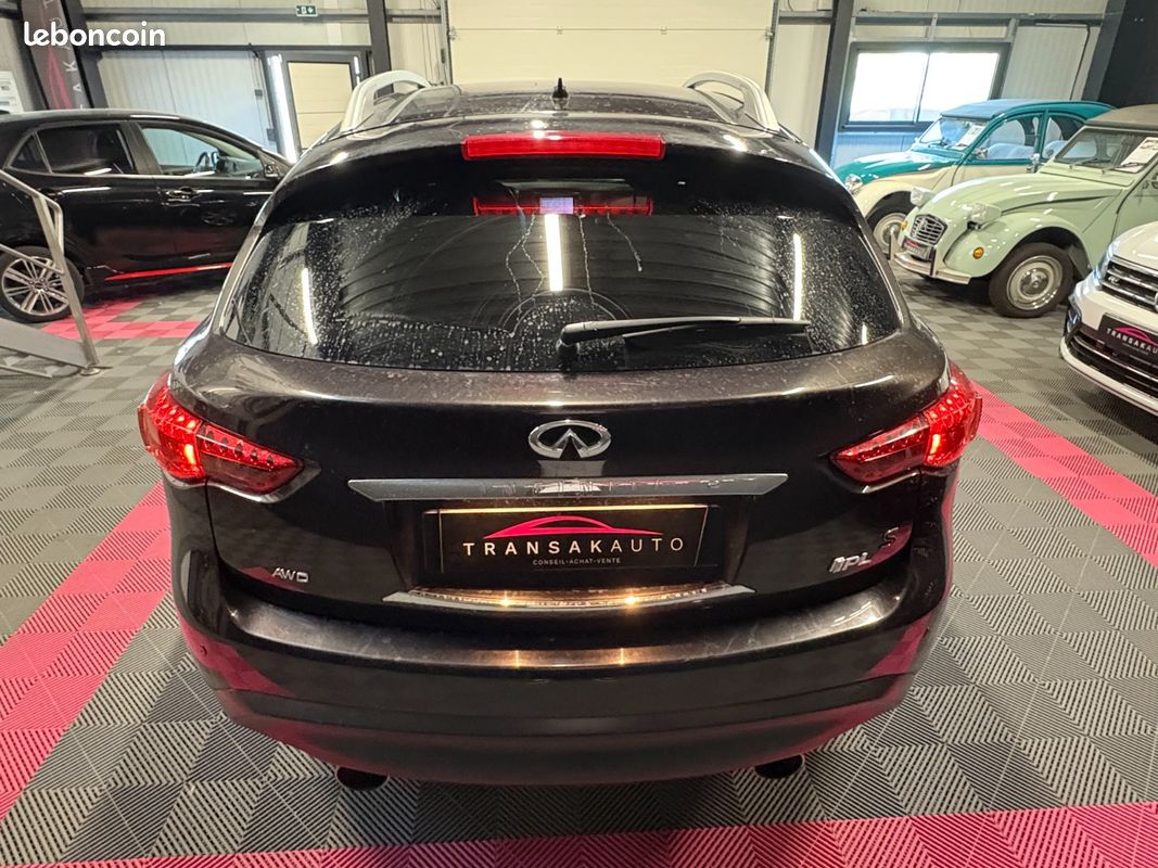 INFINITI FX FX30d 3.0D V6 GT Premium A / Suivi Nissan / 2éme mains (image 4)
