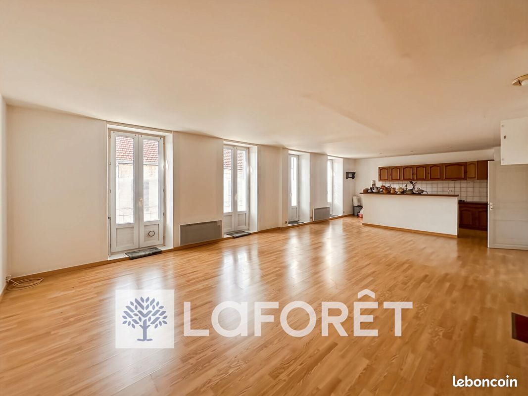Appartement 3 pièces 90 m² · à Gémozac · 90 m² · 107 800 €