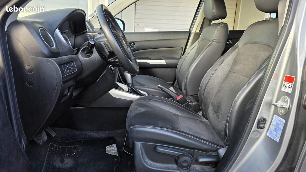 Suzuki VITARA 1.6 VVT PACK AUTO (image 25)