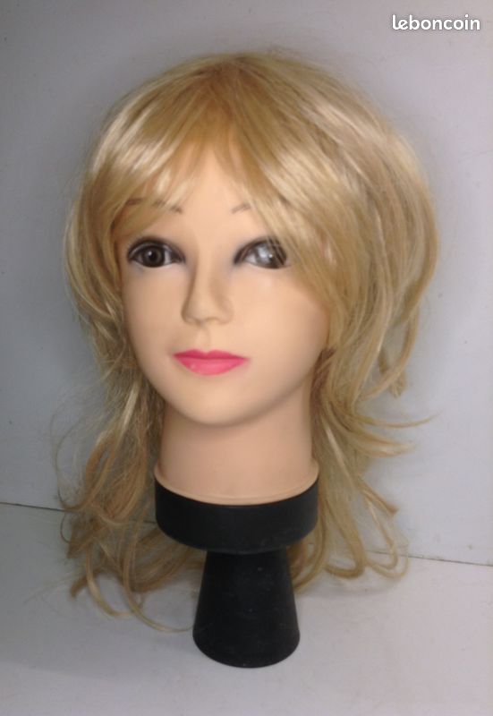 Perruque blonde mèches longues (image 4)