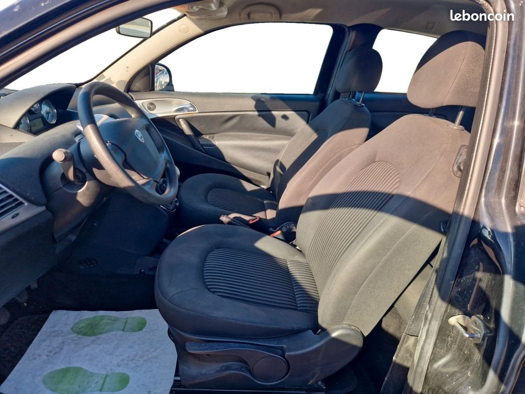 Lancia Ypsilon 1.2L 70 CH CLIM (image 8)