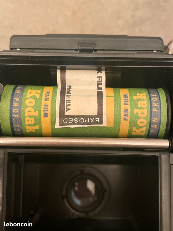 Appareil photo argentique Lubitel-2 TLR vintage avec étui en cuir