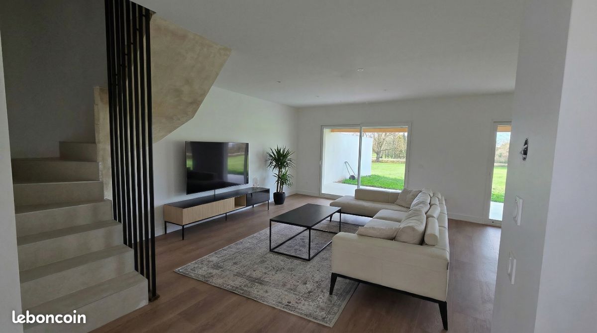 Maison 5 pièces 136 m² · à Saint-Étienne-du-Bois · 136 m² · 289 000 €