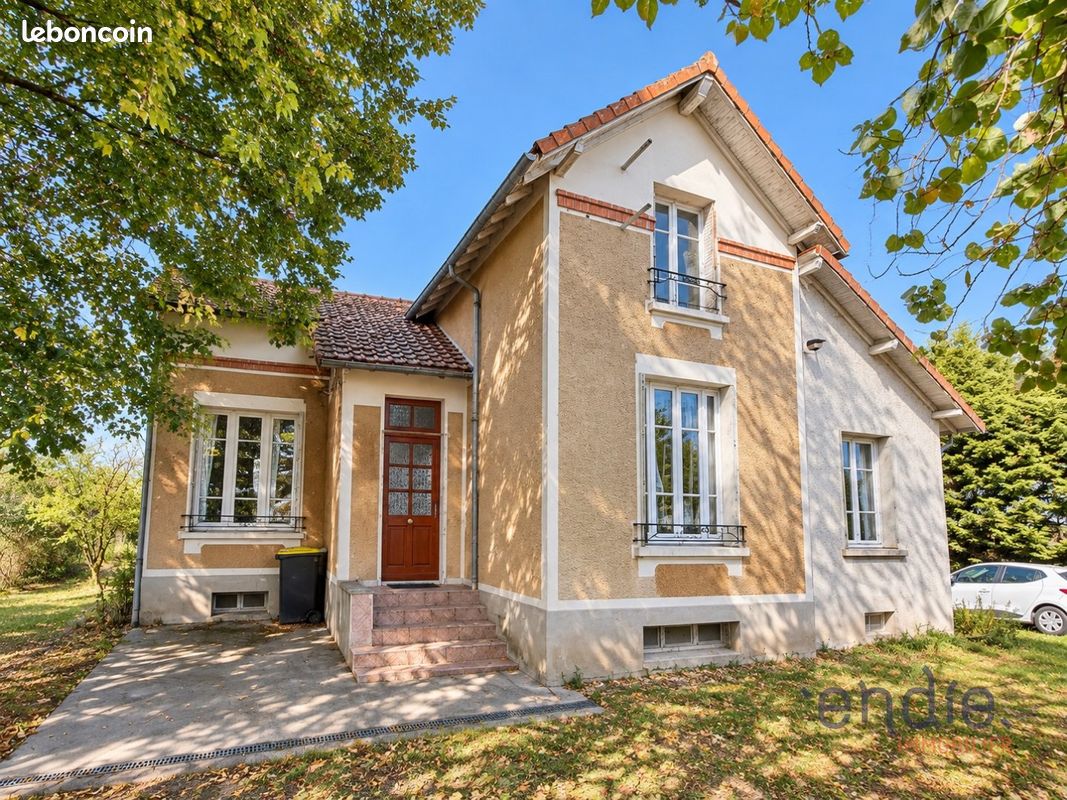 Maison 5 pièces 119 m² · à La Ferté-Hauterive · 119 m² · 100 000 €