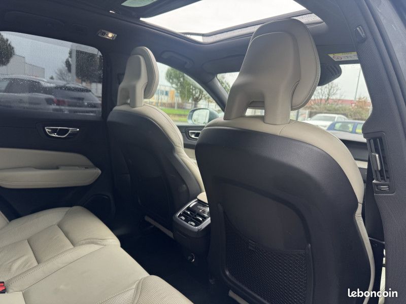 Volvo XC60 D5 ADBLUE AWD 235 CH INSCRIPTION LUXE GEARTRONIC (image 17)
