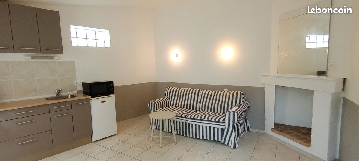 Une petite maisonnette studio - Rochefort 17300 (image principale 0)