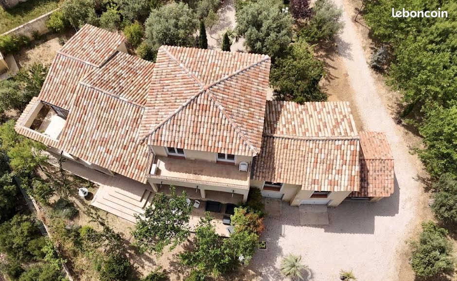 Maison 5 pièces 350 m² · à Plan-d'Aups-Sainte-Baume · 350 m² · 800 000 €