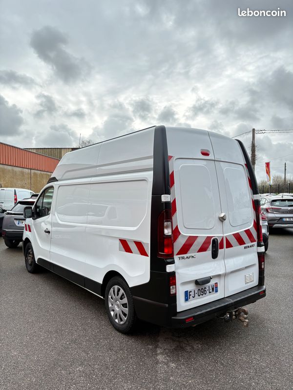 Renault trafic L2H2 dci 125ch grand confort (image 6)