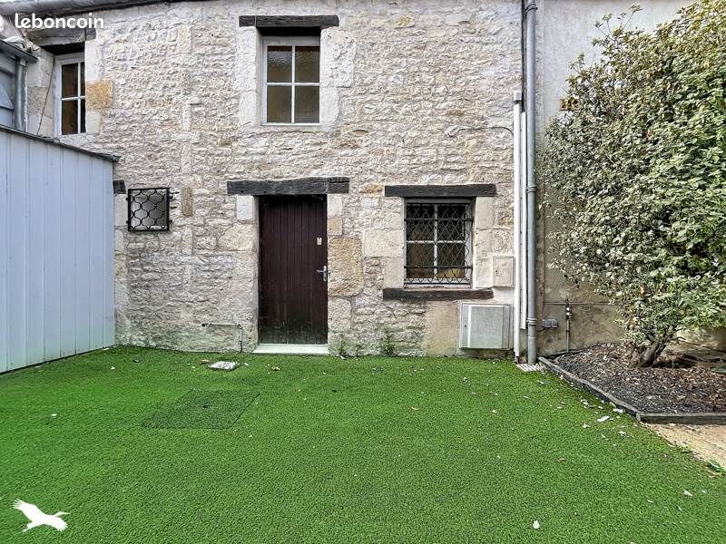 Maison 8 pièces 135 m² · à Surgères · 135 m² · 135 000 €