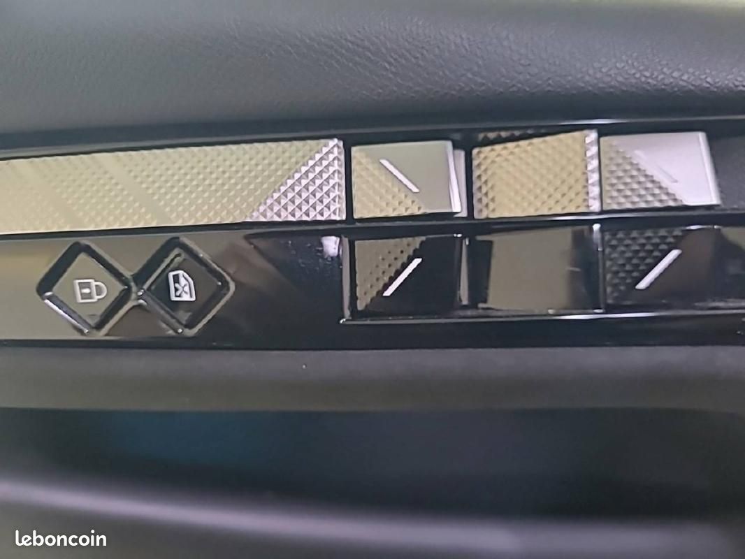 DS 4 BlueHDi 130 EAT8 - Performance Line+ (image 28)