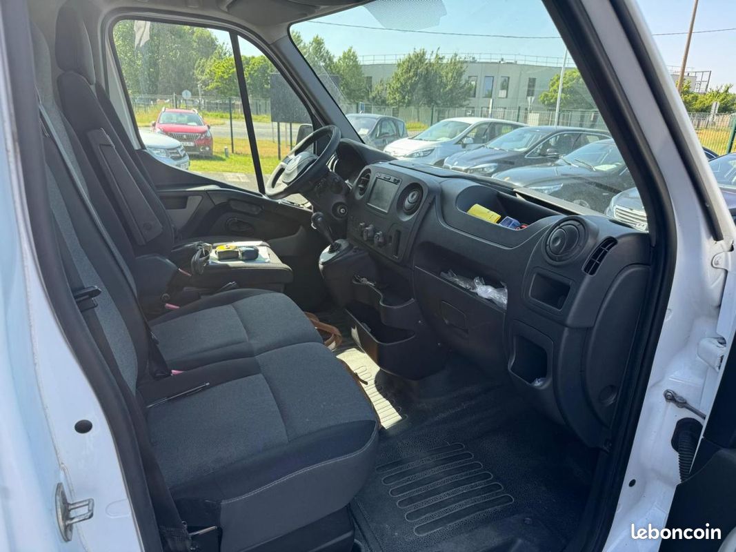 RENAULT MASTER Grand Confort F3500 L2H2 2.3 Energy dCi - 170 III FOURGON Traction PHASE 2 Garantie 6 mois (image 26)