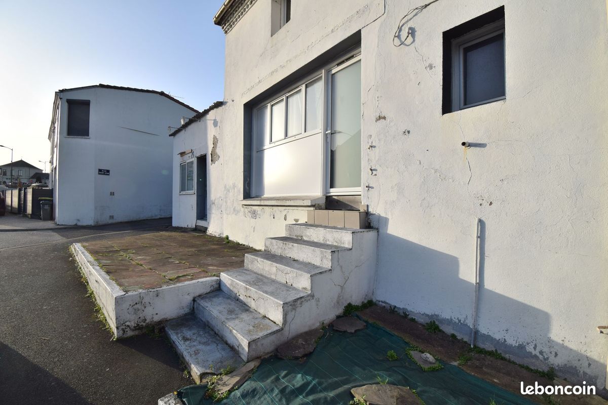 Maison 2 pièces 73 m² · à Vieillevigne · 73 m² · 82 000 €