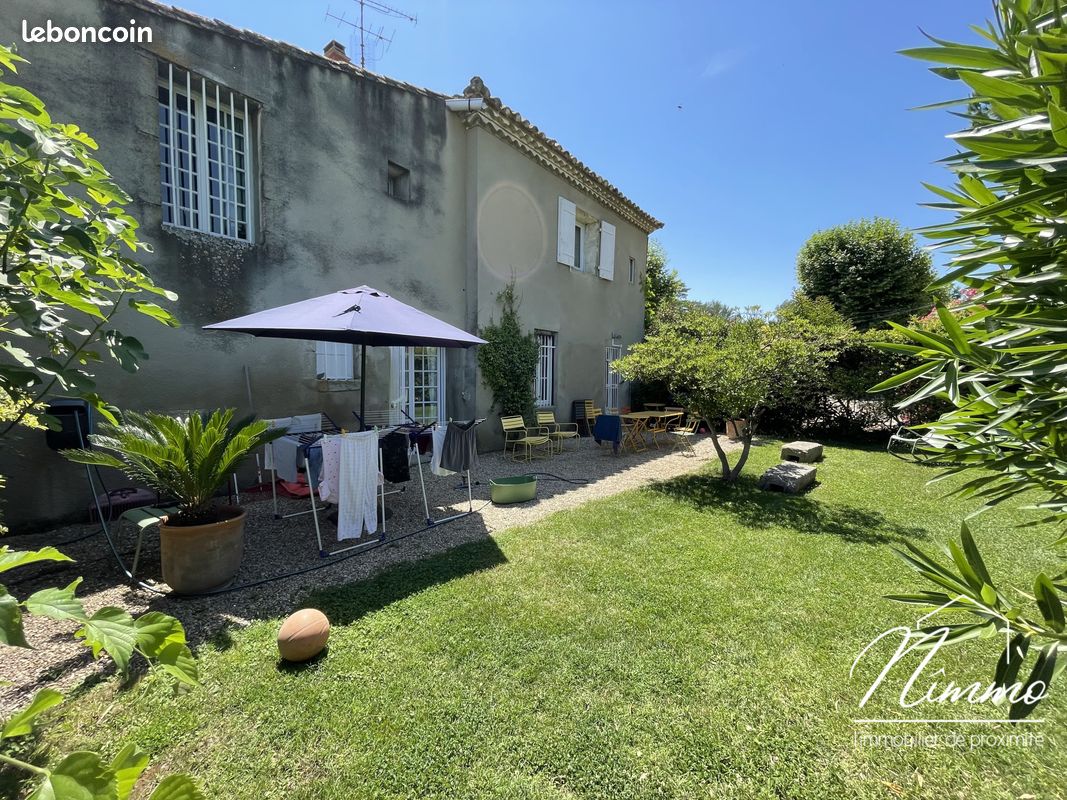 Appartement 4 pièces 244 m² · à Nîmes · 244 m² · 1 640 €